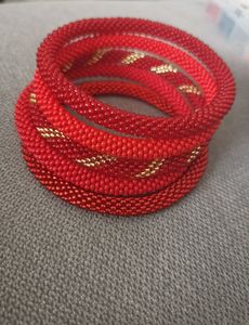 Brazalete de cuentas de vidrio de diseño único hecho a mano en Nepal para mujer, pulsera de joyería al por mayor, accesorios. - Product Image 4