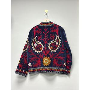 Chaqueta Suzani de Terciopelo Bohemio Premium, Bordada a Mano con Patrón Floral de Enredaderas, Manga Larga, Ropa Exterior de Otoño para Mujer - Product Image 4