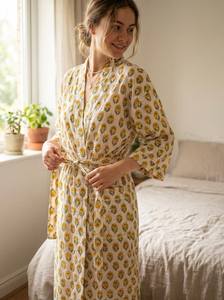 Robe kimono en coton fleuri jaune avec ceinture, robe de spa, hôtel, complexe hôtelier, fournisseur en gros aux États-Unis, au Royaume-Uni et en Australie - Product Image 4