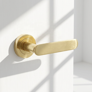 Poignée de porte à levier en laiton tendance, design minimaliste, quincaillerie durable pour la maison et le bureau, finition dorée, pour salle de bain et chambre à coucher - Product Image 3