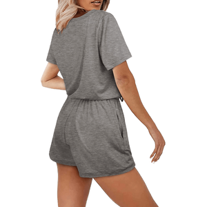 Ensemble deux pièces en tricot gris pour femmes, col en V, manches courtes, coupe ample, shorts décontractés avec poche, couleur unie, vêtements de printemps et d'été - Product Image 4