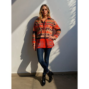Chaqueta de tela duradera, elegante, cómoda y de ajuste cómodo para uso casual y al aire libre para mujeres. Compre directamente de proveedor indio al por mayor. - Product Image 2