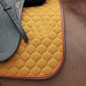 แผ่นรองอานม้าเดรสสาจคุณภาพสูงขายดี พร้อมบริการปรับแต่งตามความต้องการ  ผ้ารองอานสำหรับกีฬาขี่ม้า บรรจุใยฝ้าย - Product Image 3