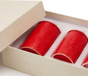 Conteneur de rangement de cuisine moderne en métal thermolaqué rouge avec un design élégant, parfait pour le stockage des légumineuses et des épices, et comme objet décoratif. - Product Image 6