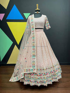 Lehenga Choli de mariage fantaisie noir, doublure en soie et tissu en rayonne pour les fêtes - Fabriqué à la main en Inde, taille personnalisée - Product Image 4