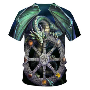 Camiseta de Manga Corta con Cuello Redondo y Estampado de Lobo y Mujer en Estilo Fantasía para Hombre, Sublimación, Corte Regular, Estilo Casual, 100% Poliéster - Product Image 2