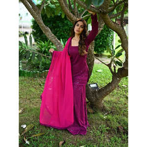 Ensemble de costume en mousseline de soie couleur vin, brodé Chikankari, taille XS pour femmes - Product Image 1