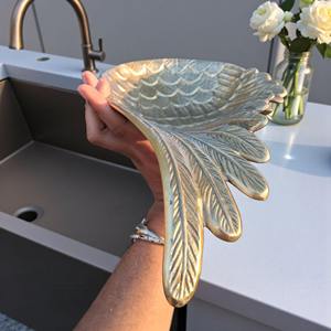 Cuenco Decorativo de Latón Plateado con Forma de Ala, Perfecto para Uso Diario y para Servir Invitados, Hecho a Mano en India - Product Image 2