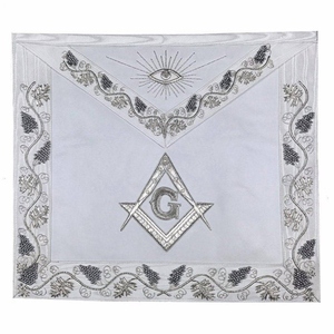 Tablier de Maître Maçon Blanc Moiré de Qualité A avec Broderie Main Argentée – Régalia Maçonnique de Luxe pour Loge Bleue – Tenue Formelle de Franc-Maçon - Product Image 5