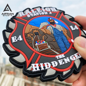 แพทช์ยางพีวีซีแบบกำหนดเองของ Aifran OEM สำหรับหมวก เสื้อแจ็คเก็ต กระเป๋า โลโก้แบบนูน แพทช์พีวีซีเนื้อนุ่ม ยืดหยุ่น ทนทาน ผลิตจากโรงงาน - Product Image 5