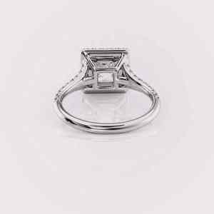 แหวนเพชรทรงปรินเซสคัทแบบเพาะเลี้ยงในห้องปฏิบัติการ ประดับด้วยเพชรแบบฮาโล วงแหวนประดับเพชรแบบพาเว่ ทองคำ 14 กะรัต สีโรสโกลด์ / สีเหลือง และสีขาว - Product Image 4