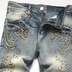 Pantalones vaqueros de mezclilla ajustados con efecto desgastado, cintura media, cinco bolsillos, largo completo, de algodón, para hombre, estilo casual, con efecto lavado a la piedra y bordes deshilachados - Product Image 4
