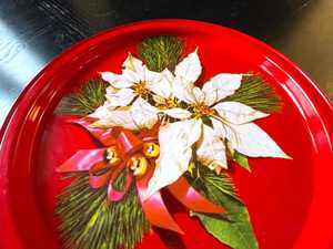 Red Round metal <b>Decorative</b> <b>Plates</b> with Poinsettia and Candle Design for Holiday Party Dishes - Product Image 5