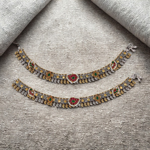 Tobilleras Kundan tradicionales de plata oxidada clásica para mujer, joyería fina de estilo étnico, joyería para pies con dijes de hoja de oro - Product Image 2