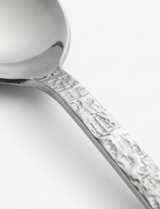 Ensemble de couverts modernes en acier inoxydable avec manche martelé, compatible lave-vaisselle, pour mariages et repas - Product Image 2