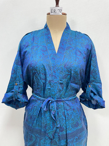 Robe de chambre kimono en soie faite main indienne, style bohème chic, vêtement de détente pour femme, manches longues, robe de mariée, logo sur le devant, douce - Product Image 4