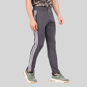 Pantalon de survêtement sport bleu à quatre voies avec bande latérale, logo personnalisable, impression HD, délavage coloré, 100 % polyester, séchage rapide, tailles homme M/L/XL - Product Image 3
