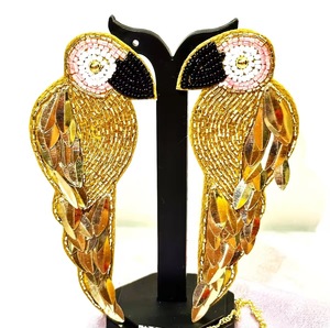Boucles d'oreilles à pampilles perlées Evil Eye, ornées de perles, faites à la main, avec motif perroquet, de la marque BaubleBar - Product Image 5