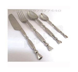 Ensemble de couverts en acier inoxydable écologique avec poignées forgées à la main | Couverts à cuillère en PP durables pour mariages et usage professionnel - Product Image 4