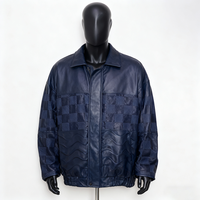 Maßgefertigte Marineblaue Karierte Herren PU-Lederjacke Mode Streetwear Karomuster Reißverschluss Bomberjacke Varsity Winter Oberbekleidung