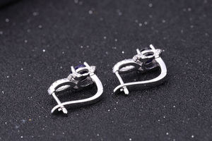Boucles d'oreilles classiques pour femmes en argent 925 avec topaze bleue et accents de diamants, à porter au quotidien - Product Image 3