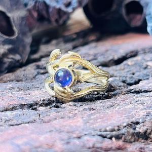 แหวนทองเหลืองประดับอเมทิสต์ ชุบทอง 18K ดีไซน์ฉลุลาย โบฮีเมียน แหวนวงใหญ่ สำหรับทั้งชายและหญิง แหวนดีไซน์โดดเด่น ขายส่ง - Product Image 3