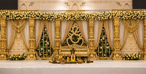 Mandap de mariage style Rajwada Bollywood avec scène intégrée, dôme indien traditionnel sculpté en fibre de verre, détachable, doré, taille personnalisable - Product Image 6