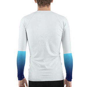 Rashguard athlétique avec tissu doux au toucher, design léger et respirant, et technologie de séchage rapide pour la gym et les sports nautiques - Product Image 4