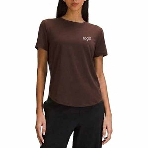 เสื้อยืดสตรีผ้าสแปนเด็กซ์/คอตตอนถักแบบหลวมสไตล์สตรีทแวร์สำหรับฤดูร้อน คอกลม ระบายอากาศ แห้งเร็ว รับผลิตตามแบบ OEM - Product Image 5