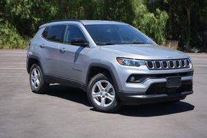 สภาพเหมือนใหม่ ปี 2023 คอมพาส 4WD - Product Image 1