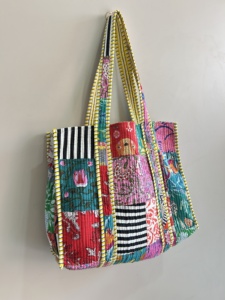 Sac fourre-tout matelassé en patchwork |   Sac à bandoulière en coton écologique |   Sac à bandoulière en coton fait main - Product Image 3
