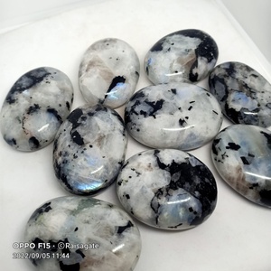 Pierre de paume en pierre de lune arc-en-ciel éclatante, gemme naturelle polie, cabochon en cristal, pierre de guérison, cadeau haut de gamme, vente en gros - Product Image 3