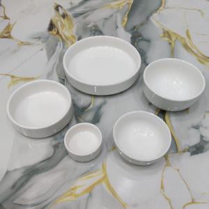 Service de table moderne en céramique verte avec plusieurs tailles de bols et collection d'assiettes de service pour les repas quotidiens et les réceptions - Product Image 5