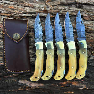 Couteau pliant OEM forgé à la main en acier Damas de 6,5 pouces, pointe droite, manche en os naturel, étui en cuir, qualité industrielle - Product Image 1