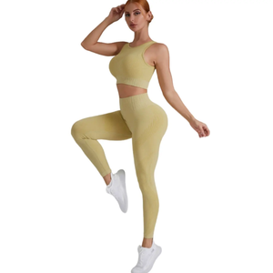 Ensemble de sport 2 pièces pour femme : Soutien-gorge de sport asymétrique et legging taille haute – Respirant, écologique et recyclable - Product Image 5