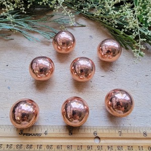 Esfera de metal pulido martillado, bola de cobre hecha a mano, esfera de metal pulido, adorno decorativo de lujo, artículo de regalo de Navidad - Product Image 5