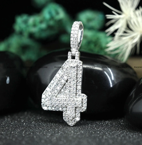 Pendentif à double couche en moissanite taille brillant rond avec passant standard, testé au diamant testeur par Phoenix Enterprise - Product Image 2