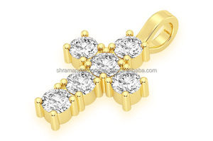 จี้พระเยซูรูปกางเขนแบบมินิมอล SHRAMAN DIAMOND เงินแท้ 925 ชุบทอง ประดับด้วยหินธรรมชาติเจียระไนแบบบริลเลียนท์ ดีไซน์สวยงาม ประณีต เหมาะสำหรับผู้ที่รักศาสนา - Product Image 4