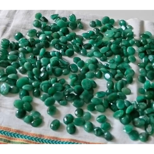 Pierres d'émeraude naturelles en gros, bonne brillance, meilleure qualité, artisanat en cristal, roches, minéraux, pierres précieuses, Feng Shui, pour bijoux de mode - Product Image 1