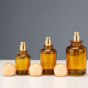 L'usine produit des flacons pulvérisateurs bruns de 30 ml, 50 ml et 100 ml pour cosmétiques et parfums. - Product Image 2