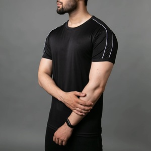 T-shirt décontracté pour homme en coton 100% noir uni à col rond, manches courtes, tricoté, séchage rapide, respirant, coupe classique, avec logo frontal - Product Image 5