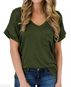 T-shirt col en V pour femme en gros avec broderie de logo personnalisé, patchs en tissu maille, mousseline et tissu éponge écologiques, col en V en coton - Product Image 6