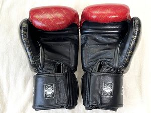 Gants de boxe en cuir respirant avancés pour entraînement intensif, protection supérieure des mains et des poignets, idéaux pour le kickboxing - Product Image 2