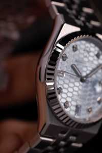 Montre Alexander Ferros 8272S/13 élégante avec cadran saphir, fermoir pliant, acier inoxydable, résistance à l'eau 5 ATM, 37,5 mm, mouvement MIYOTA - Product Image 3