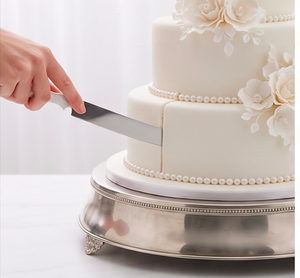 Ensemble de 2 couteaux et spatules à gâteau en céramique avec manche en forme de femme, lame en acier inoxydable, pour usage domestique et pour les fêtes - Product Image 4