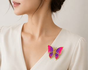 Broche de Mariposa Chapado en Oro con Alas de Esmalte Rosa y Morado, Pin de Moda Unisex, Joyería, Regalo - Product Image 1