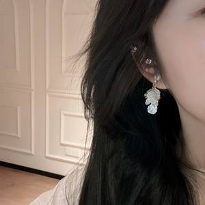 Pendientes de Borla con Diseño de Concha y Flores de Alta Gama, Estilo Casual para Vacaciones, Diseño de Perlas de Lujo Ligero - Product Image 4