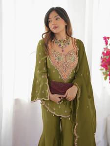 Conjunto de Salwar Kameez Verde Bordado con Dupatta de Seda, Corte Ajustado, Estilo Étnico Midi para Bodas y Fiestas - Product Image 2