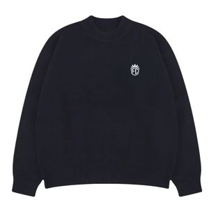 Pull en tricot bleu marine, coton doux de qualité supérieure, design ajusté confortable pour une tenue décontractée et élégante toute la journée - Product Image 1
