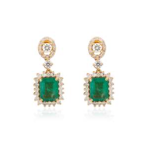 Boucles d'oreilles pendantes en or 18 carats avec émeraudes et accents de diamants - Product Image 3